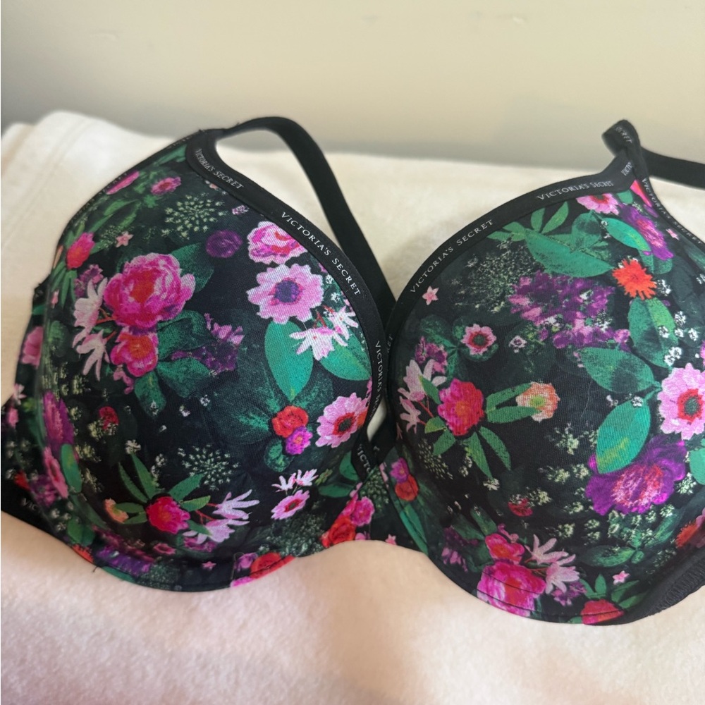 Victoria's Secret Pink and Black Molded Cup Bra